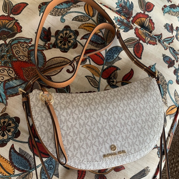 New MK Camden crossbody 🦄 limited addition - Picture 2 of 7